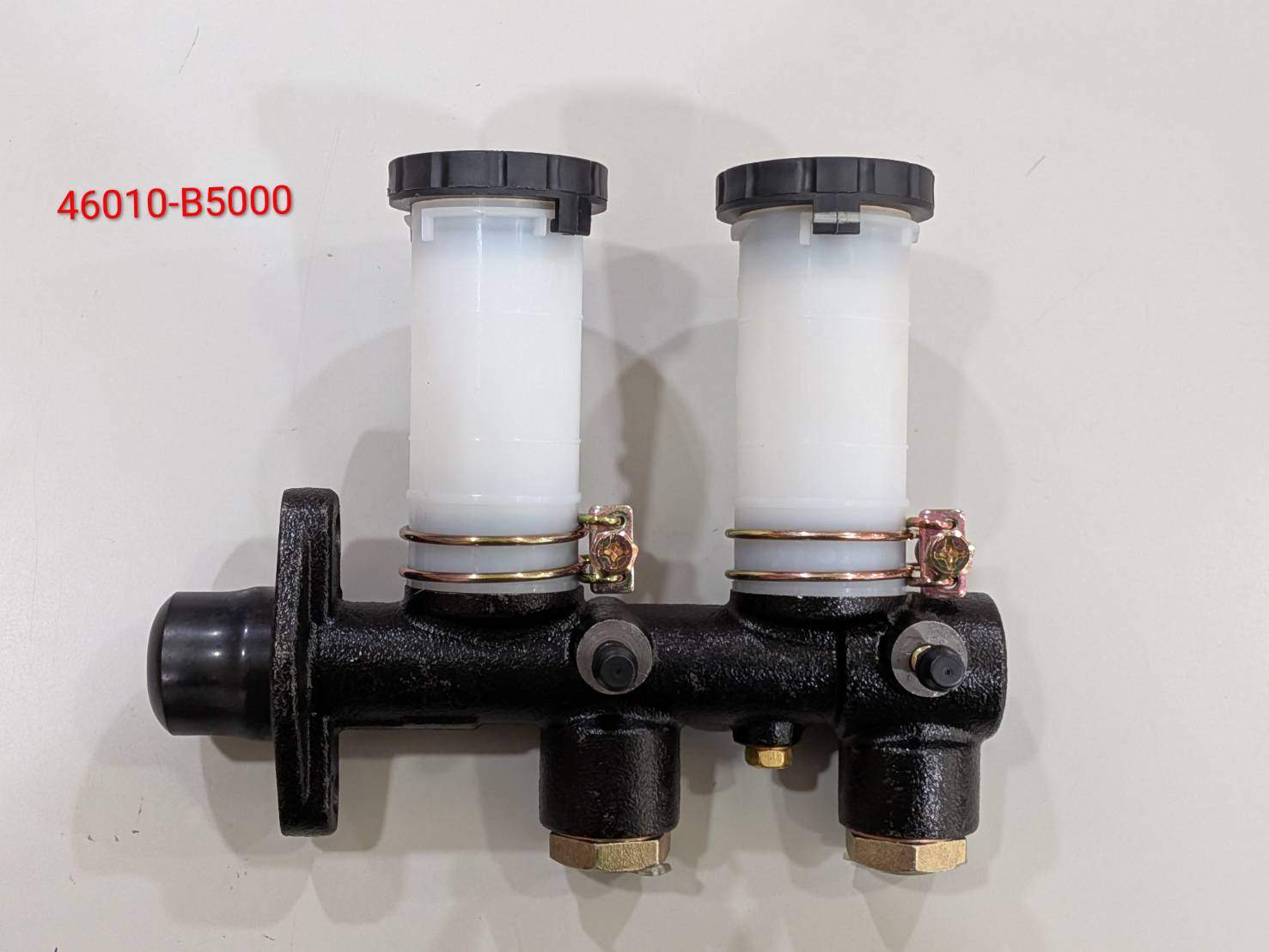 BRAKE MASTER CYLINDER ASSEMBLY-46010-85000 BRAKE MASTER CYLINDER ASSEMBLY-46010-85000